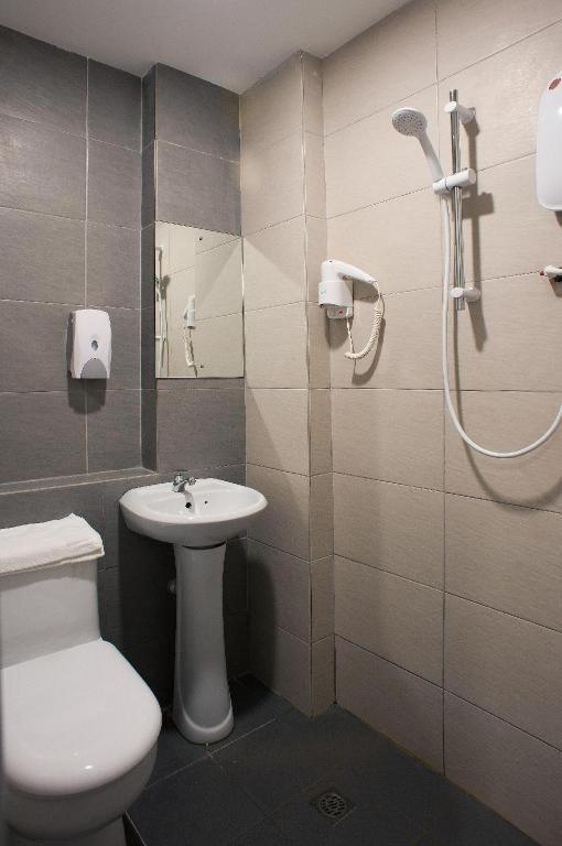 Econtel Queensbay Sungai Dua Bukit Exteriér fotografie