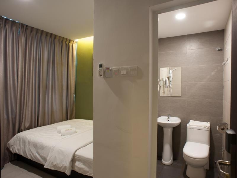 Econtel Queensbay Sungai Dua Bukit Exteriér fotografie
